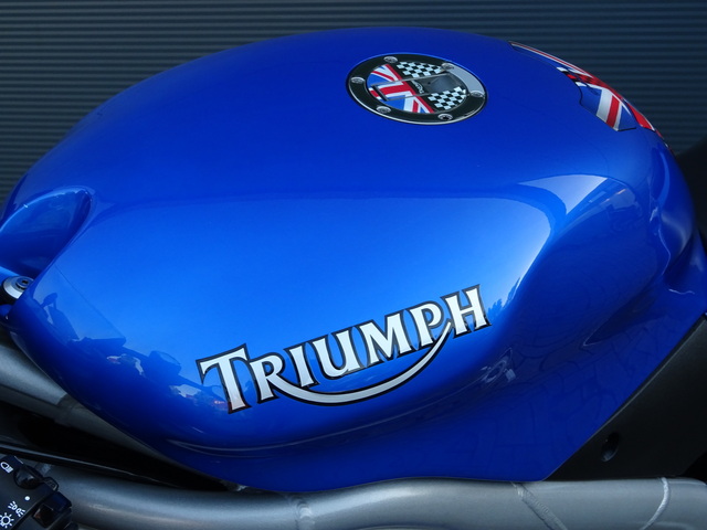 triumph - daytona-955i