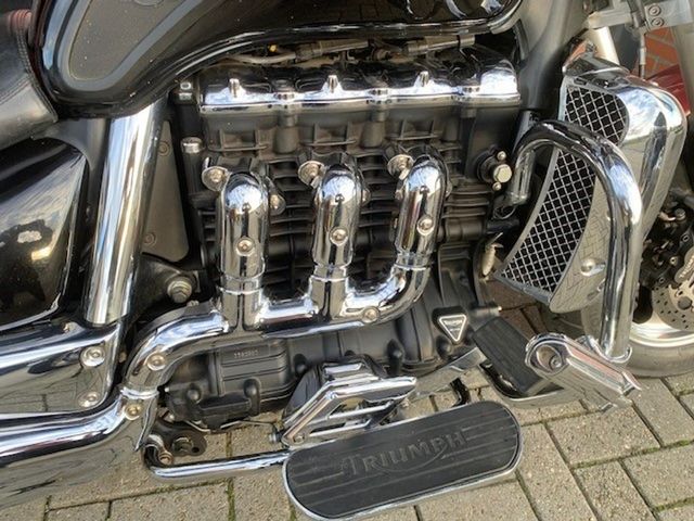 triumph - rocket-3-gt