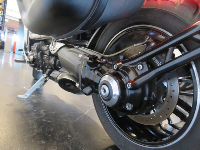triumph - rocket-3-gt