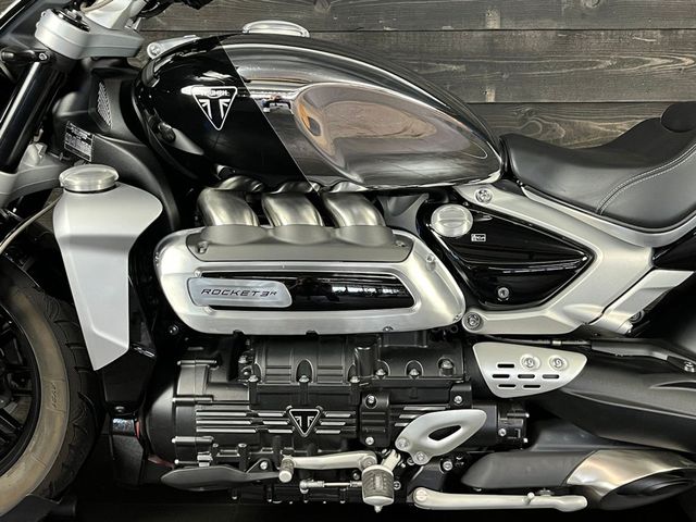 triumph - rocket-3-r-chrome-edition