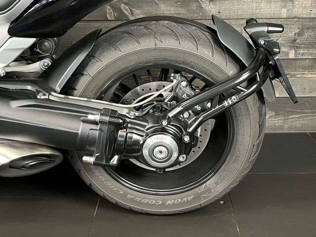 triumph - rocket-3-r-chrome-edition