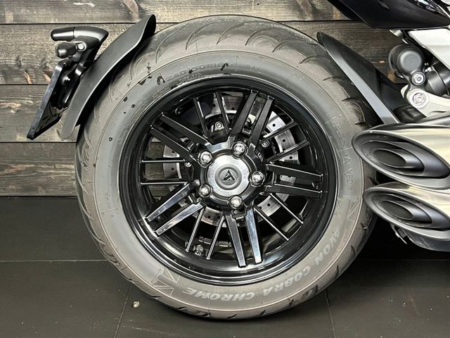 triumph - rocket-3-r-chrome-edition