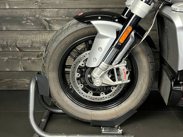 triumph - rocket-3-r-chrome-edition