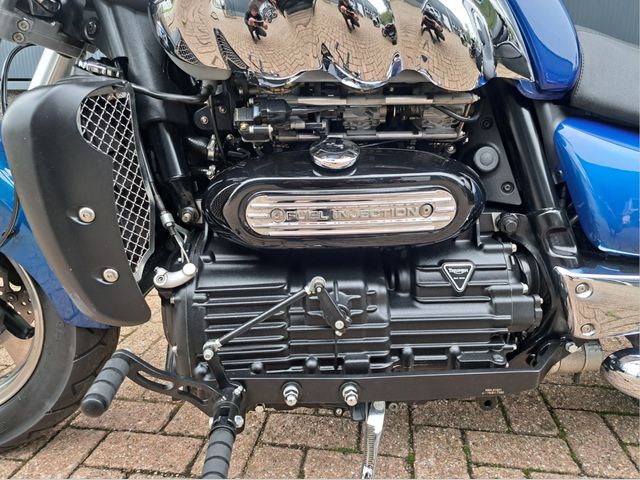 triumph - rocket-iii-classic