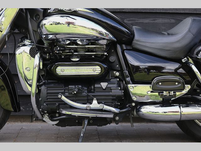 triumph - rocket-iii-touring