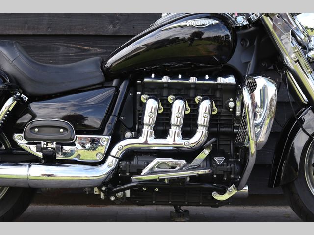 triumph - rocket-iii-touring
