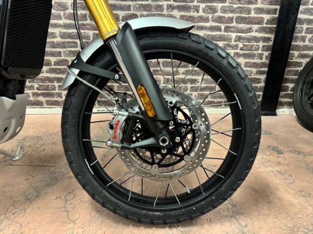 triumph - scrambler-1200-xe