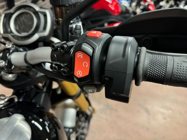 triumph - scrambler-1200-xe