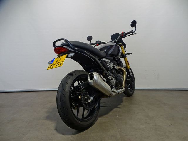 triumph - speed-400