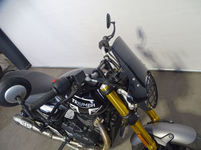 triumph - speed-400