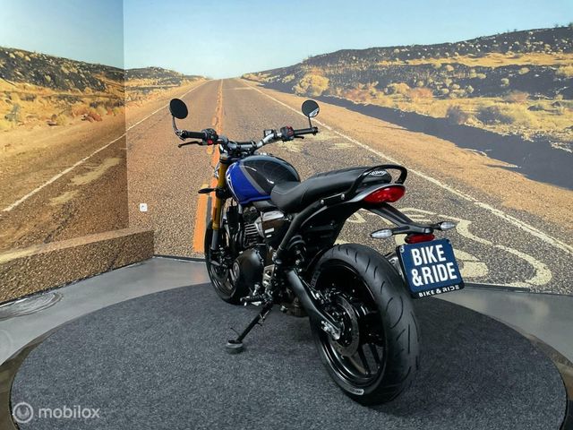 triumph - speed-400