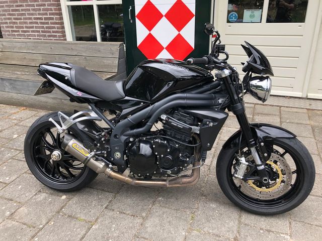 triumph - speed-triple-1050