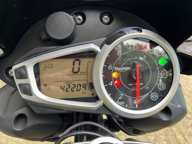 triumph - speed-triple-1050