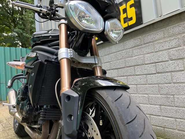 triumph - speed-triple-1050