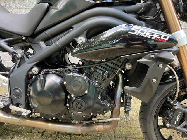 triumph - speed-triple-1050