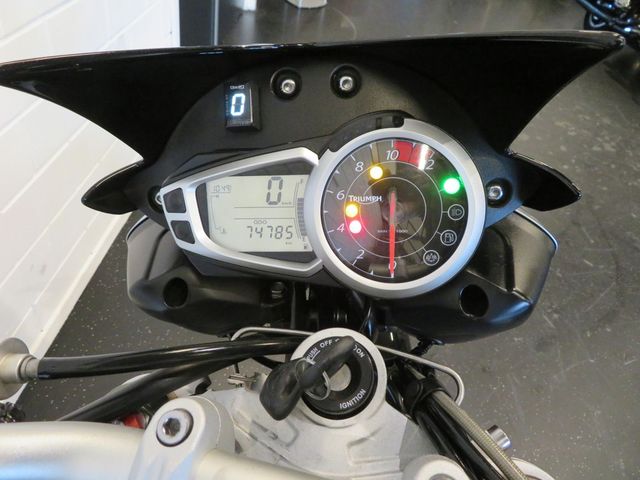 triumph - speed-triple-1050