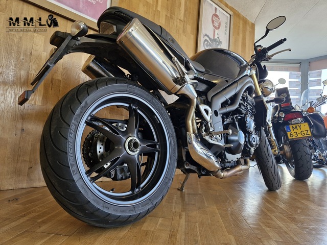 triumph - speed-triple-1050