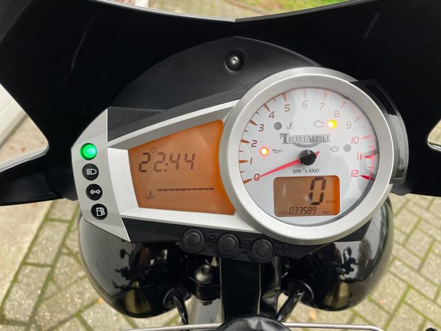 triumph - speed-triple-1050