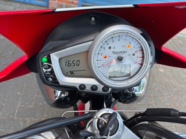 triumph - speed-triple-1050