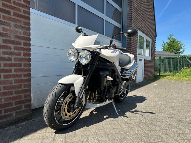 triumph - speed-triple-1050