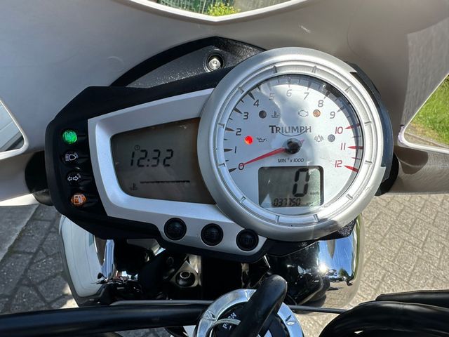 triumph - speed-triple-1050