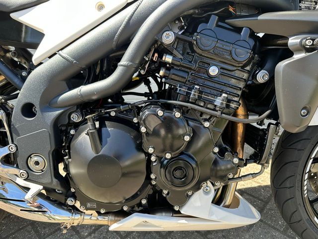 triumph - speed-triple-1050