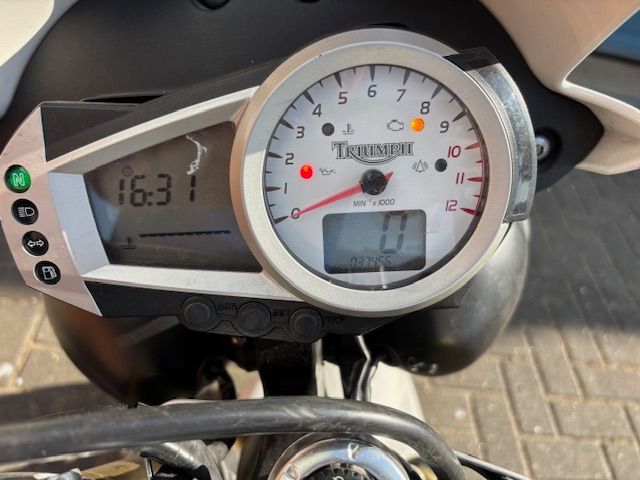 triumph - speed-triple-1050