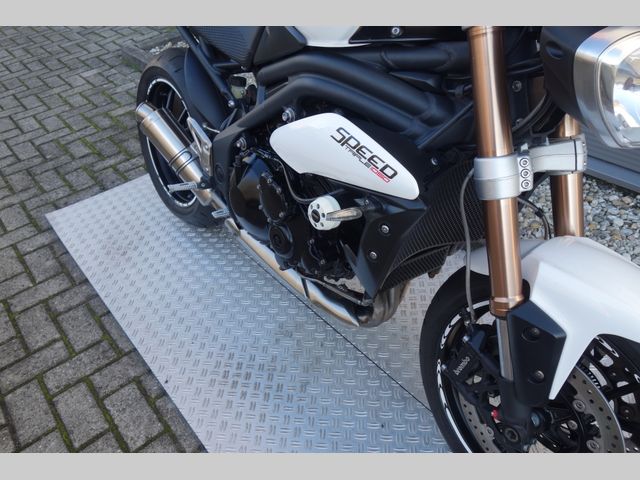 triumph - speed-triple-1050-abs