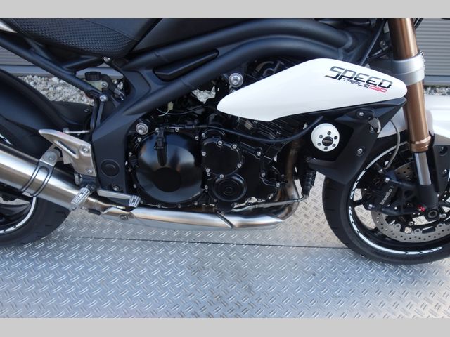 triumph - speed-triple-1050-abs