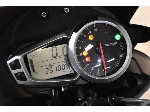 triumph - speed-triple-1050-abs