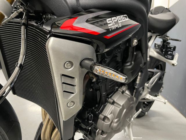 triumph - speed-triple-1200