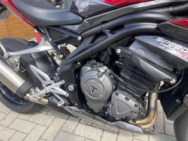 triumph - speed-triple-1200-rr