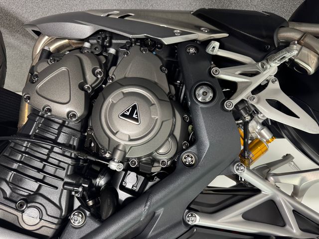 triumph - speed-triple-1200-rs