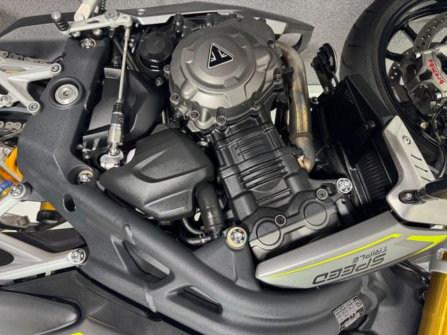 triumph - speed-triple-1200-rs