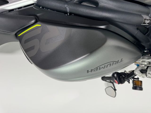 triumph - speed-triple-1200-rs