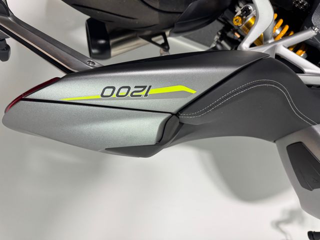 triumph - speed-triple-1200-rs