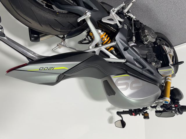 triumph - speed-triple-1200-rs