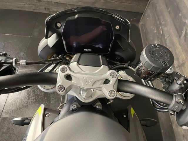 triumph - speed-triple-1200-rs