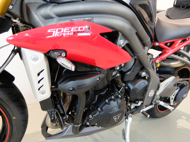 triumph - speed-triple-r