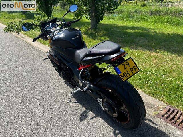 triumph - speed-triple-r