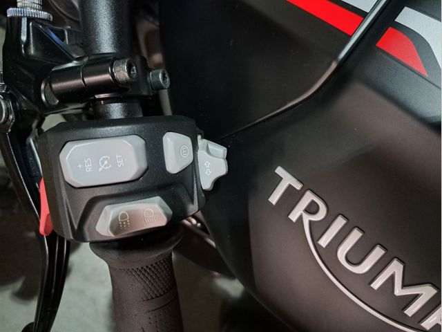 triumph - speed-triple-rs