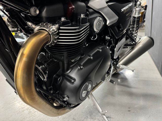 triumph - speed-twin-1200-rs