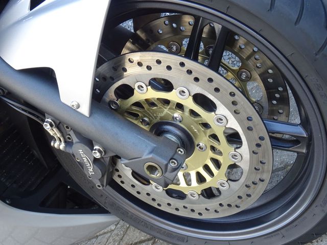 triumph - sprint-st-1050-abs