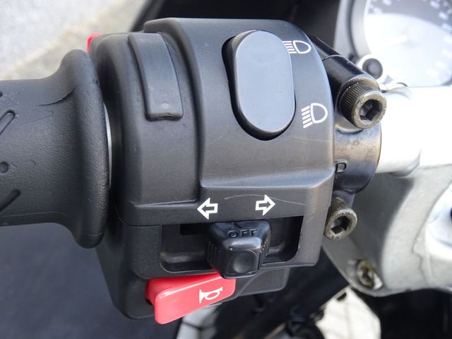 triumph - sprint-st-1050-abs