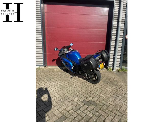 triumph - sprint-st-1050-abs