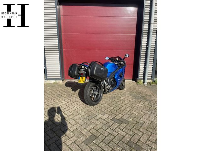 triumph - sprint-st-1050-abs