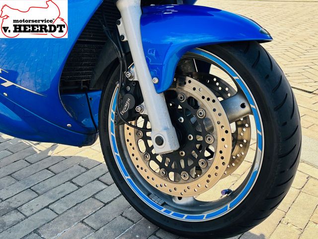 triumph - sprint-st-955