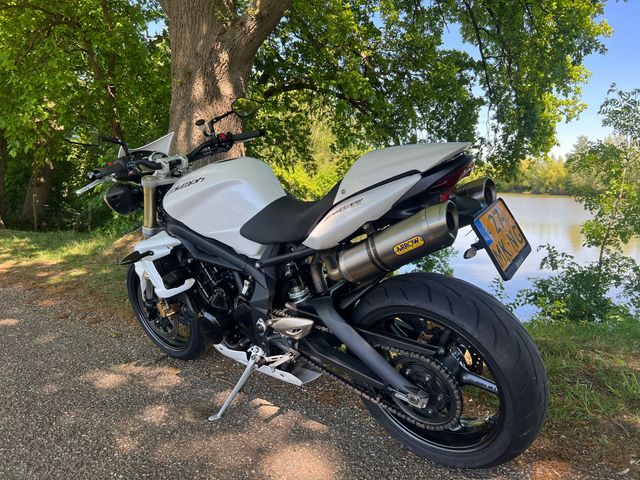 triumph - street-triple-675