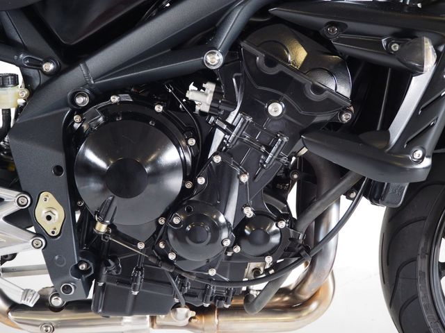 triumph - street-triple-675