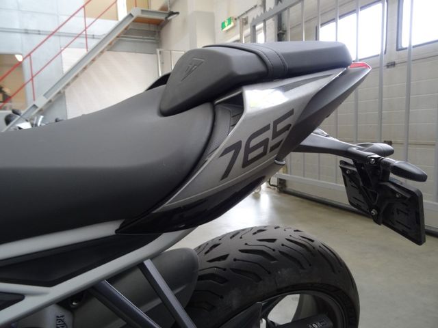 triumph - street-triple-765-r